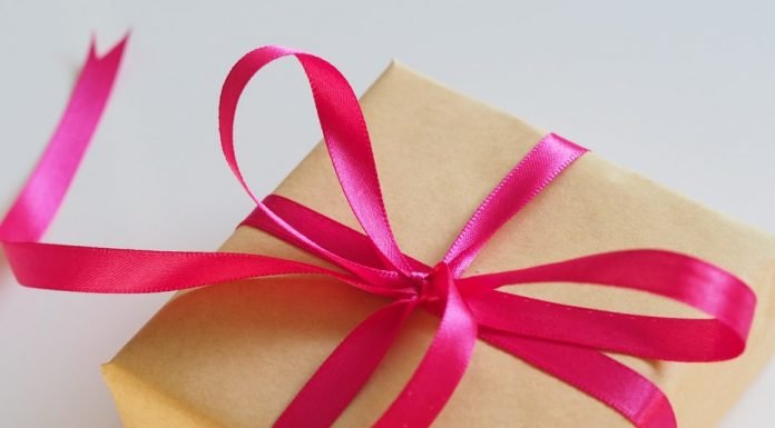 6 Romantic Birthday Surprise Ideas for Girlfriend online gift