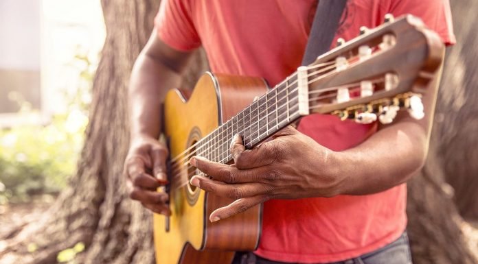 Want To Be A Well-Known Guitarist? 8 Proven Tips Can Be Helpful Guitar Lessons in Austria