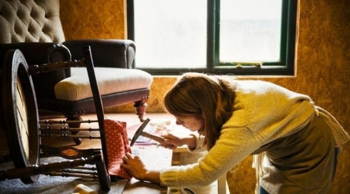 How to Repair Sofa Frames