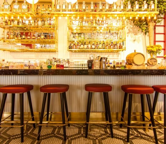 Fill in the Bar: 7 Sure-fire Tips to Achieve the Home Bar of Your Dreams