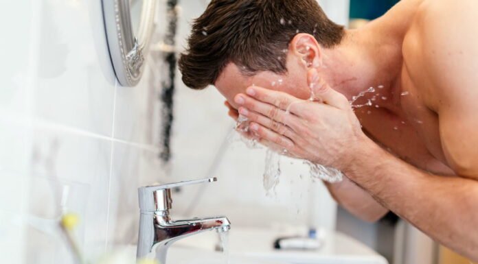 How to Choose the Best Face Wash & Cleanser for Men? face wash for men