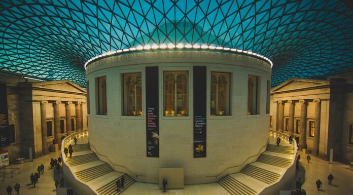 Inside London’s Underground Clubs: A Unique Blend of Eclectic Beats and Community Spirit underground club london