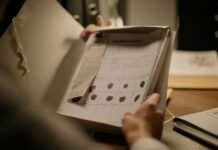 The Role of Forensic Specialists in Solving Crimes and Legal Disputes Forensic specialists