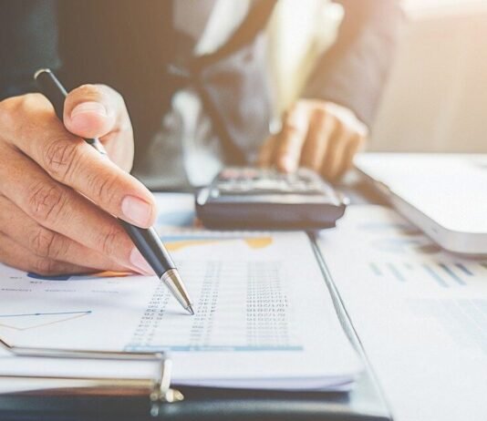 Tax Preparer vs. DIY Filing: What Every Sarasota Small Business Owner Needs to Know Tax Preparer in Sarasota