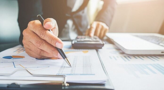 Tax Preparer vs. DIY Filing: What Every Sarasota Small Business Owner Needs to Know Tax Preparer in Sarasota